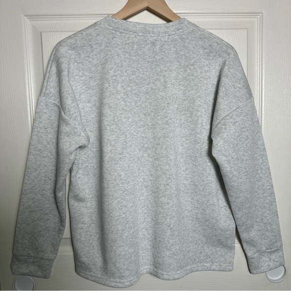 Rae Dunn Medium Mistletoe Mama Pullover Crewneck Sweatshirt Women's Christmas - Picture 6 of 9